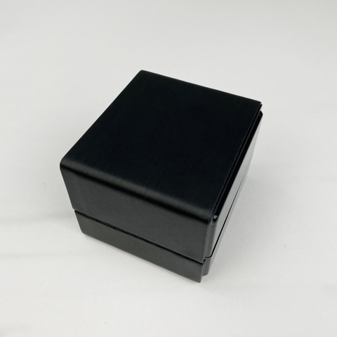 Wholesale Luxury Necklace Jewelry Gift Box with LED Ring Wiredrawing Design Velvet Material PU Leather Case