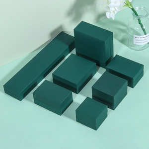 Wholesale Luxury White PU Leather Small Travel Jewelry Box Luxury Gift Packaging for Ring and Necklace Storage Case