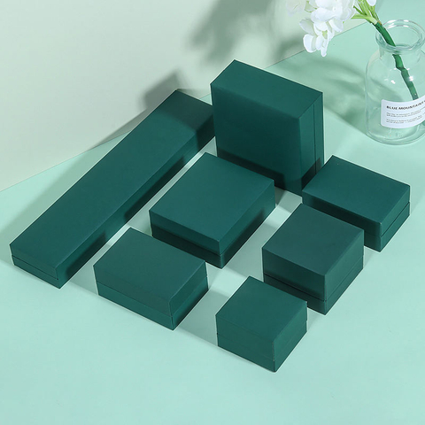 Wholesale Luxury White PU Leather Small Travel Jewelry Box Luxury Gift Packaging for Ring and Necklace Storage Case