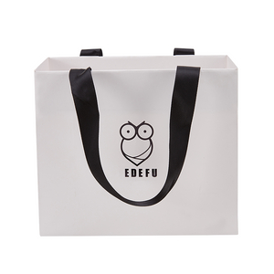Wholesale Custom Logo Cosmetic Bag Packaging Christmas Gift Paper Bag Packaging Custom Size Accepted Customized Color Yu-touch