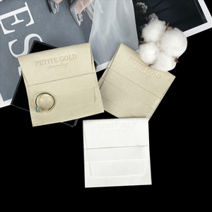 High Quality Jewelry Pouch Bag Custom Emboss Ring Bracelet Jewelry Pouch Packaging Bag Microfiber Envelope Jewelry Bag