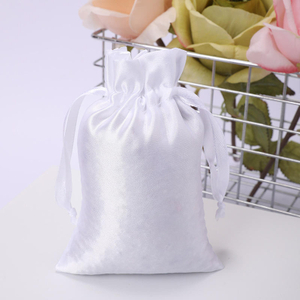 Custom Luxury Silk Satin Jewelry Dust Bag Ring Necklace Packing Gift Pouch Satin Drawstring Pouch for Jewelry